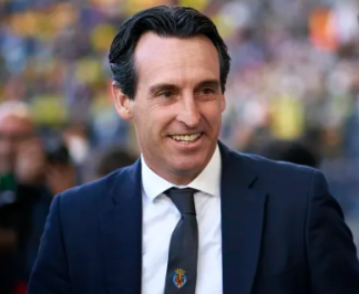 Emery came to the Villa training ground for the second day